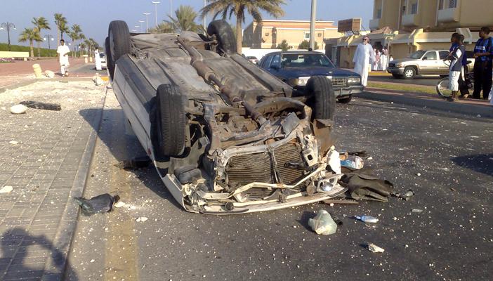 مصرع وإصابة 3 جراء انقلاب سيارة على طريق الإسكندرية – مطروح