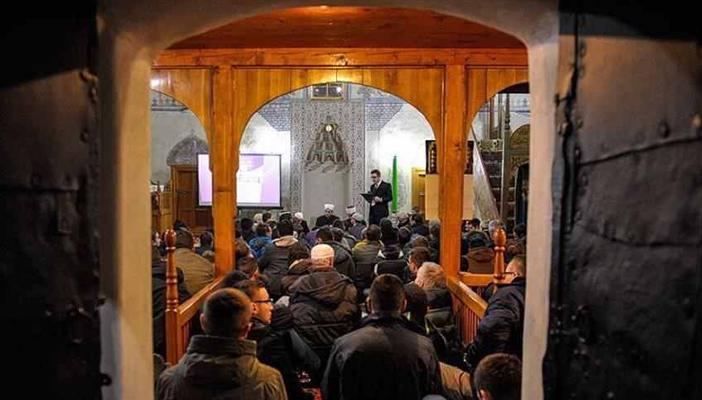 مسلمو البوسنة والهرسك يحتفلون بليلة رأس السنة بـ”القرآن الكريم”