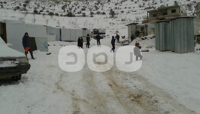 بالصور.. مأساة اللاجئين في لبنان جراء العاصفة الثلجية