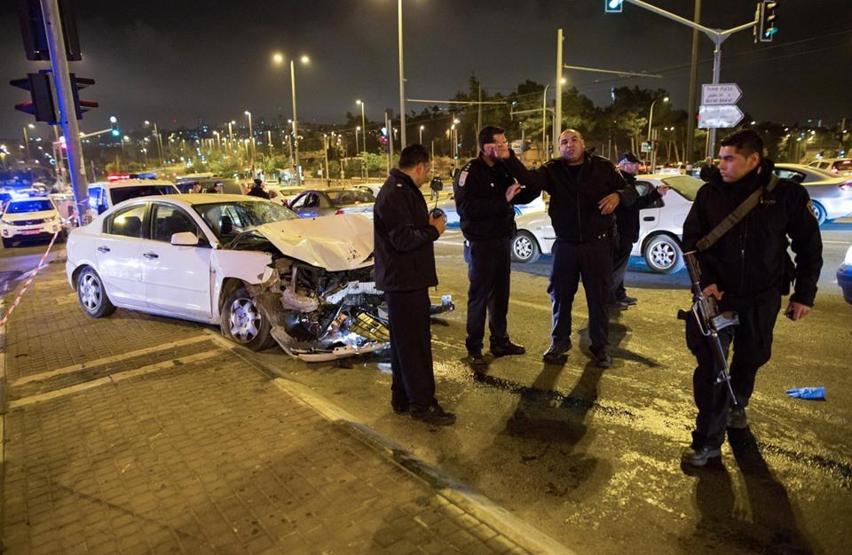 محاولة دهس لمستوطنين”إسرائيليين” وهروب المنفذ