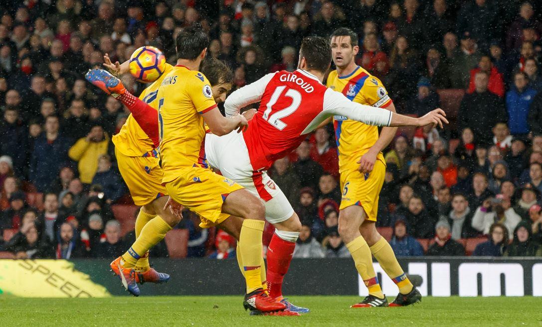 بالفيديو.. هدف رائع في فوز آرسنال على كريستال بالاس بمشاركة النني