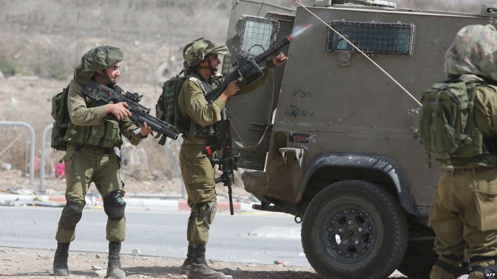 إصابة مجندة “إسرائيلية” بإطلاق نار قرب المسجد الإبراهيمي في الخليل