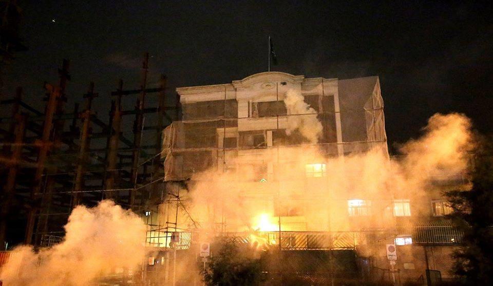 الكويت تستدعي سفيرها لدى إيران على خلفية اقتحام السفارة السعودية