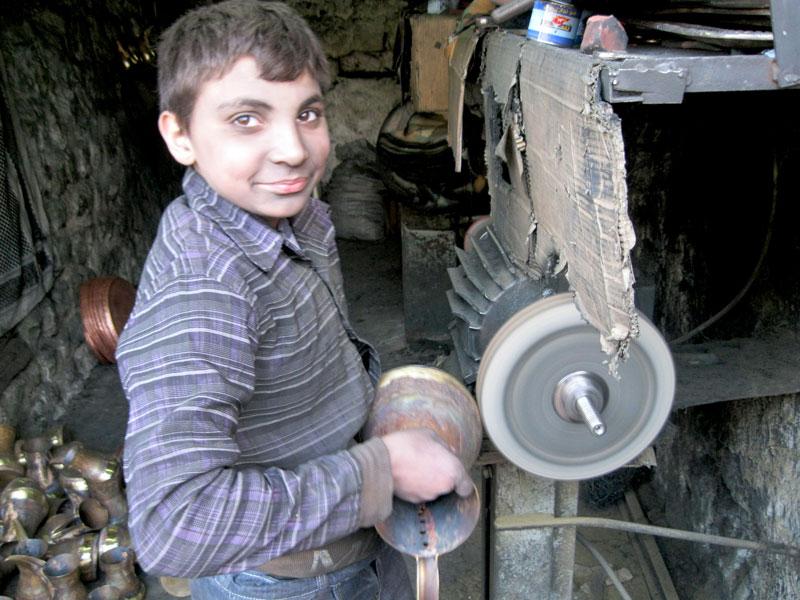 بالإنفوجراف.. 4418 حالة انتهاك ضد أطفال مصر في 2015