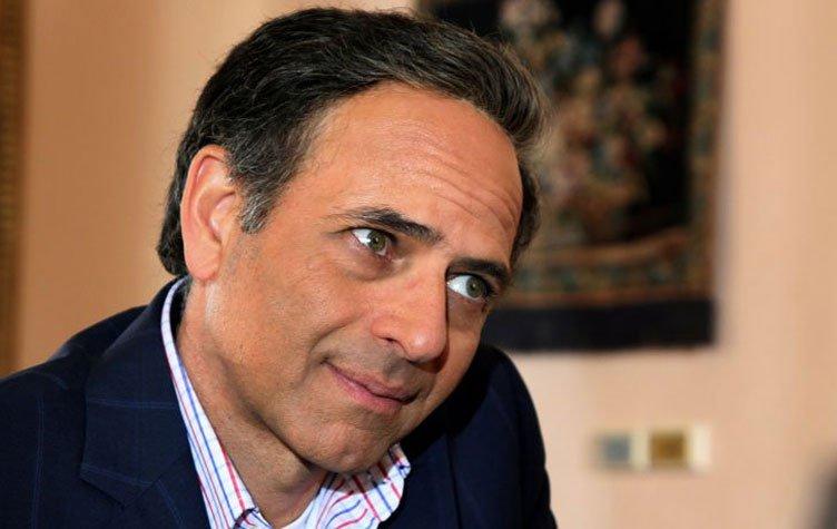 بالفيديو.. الراحل ممدوح عبدالعليم باكيًا: أشتغل ازاي ومصر موجوعة