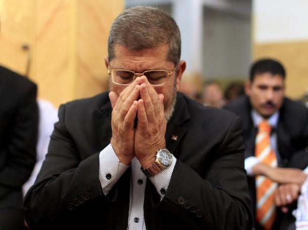 “مرسي”.. من قصر الحكم إلى قاعة المحاكمة