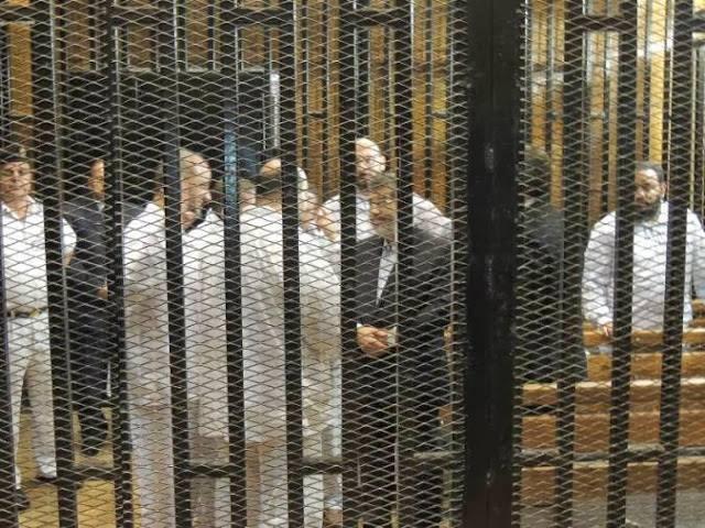محامو المتهمين: لن نحضر المحاكمة إذا لم يدخل كل أفراد الدفاع