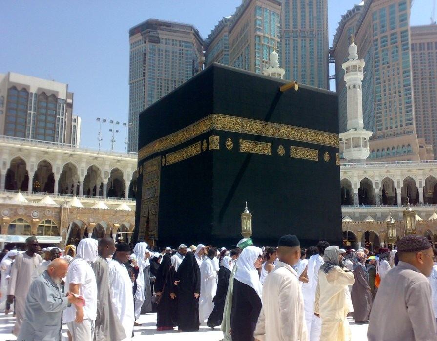 لماذا يمنع السيسي المصريين من أداء العمرة؟