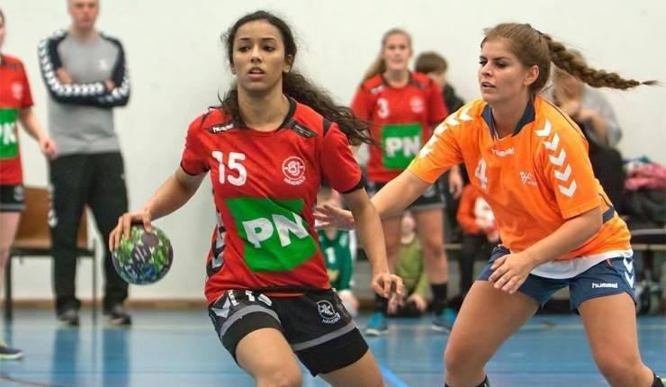 كيف وصلت أصغر لاعبة كرة يد مصرية ذات الـ21 عاماً إلى العالمية؟