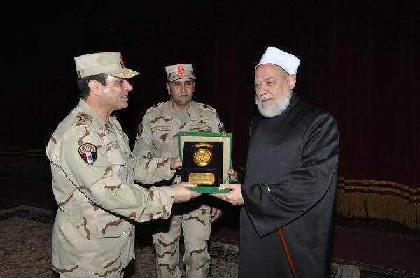 توقعات بفشلها..جمعة يراود المعتقلين بـ”التوبة” عن الثورة