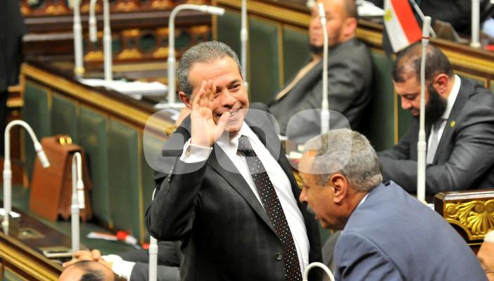 بعد وقف بث جلسات البرلمان.. الزعاترة: ضيعوا على الناس كوميديا جميلة