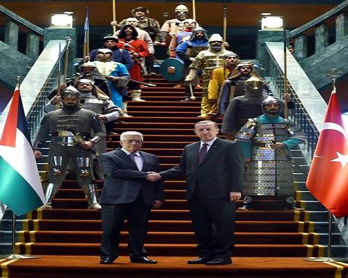 بالفيديوl أردوغان يعيد حرس الشرف العثماني أثناء استقبال عباس
