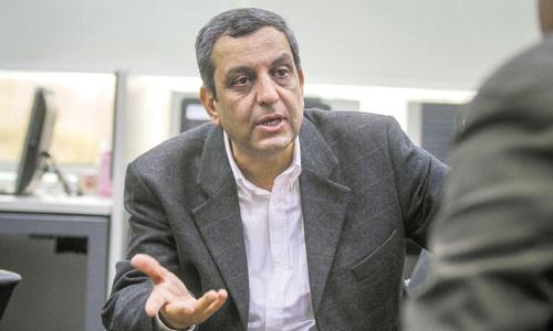 تأجيل الحكم في حبس نقيب الصحفيين.. والبرعي: القضية بلا قانون