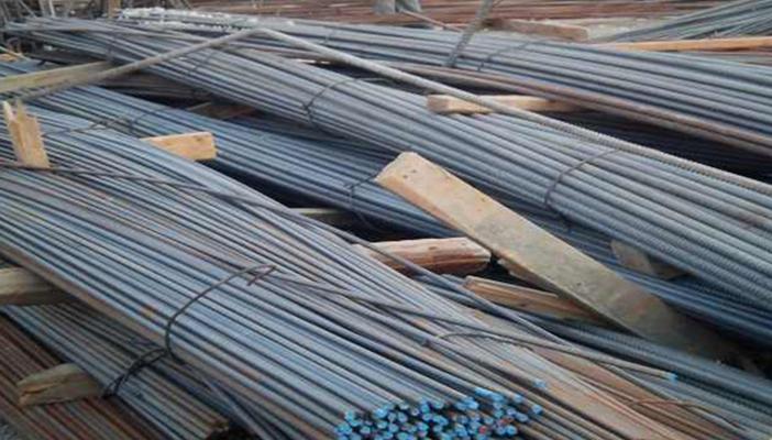 متوسط سعر طن الحديد 4800 جنيه والإسمنت 600