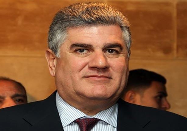 نجل عبدالناصر: السيسي يكمل مشروع والدي.. وفيس بوك: الوهم والمكرونة