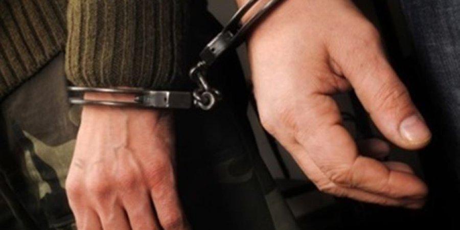 القبض على ضابط وأمين شرطة بتهمة تقاضيهما رشوة بالفيوم