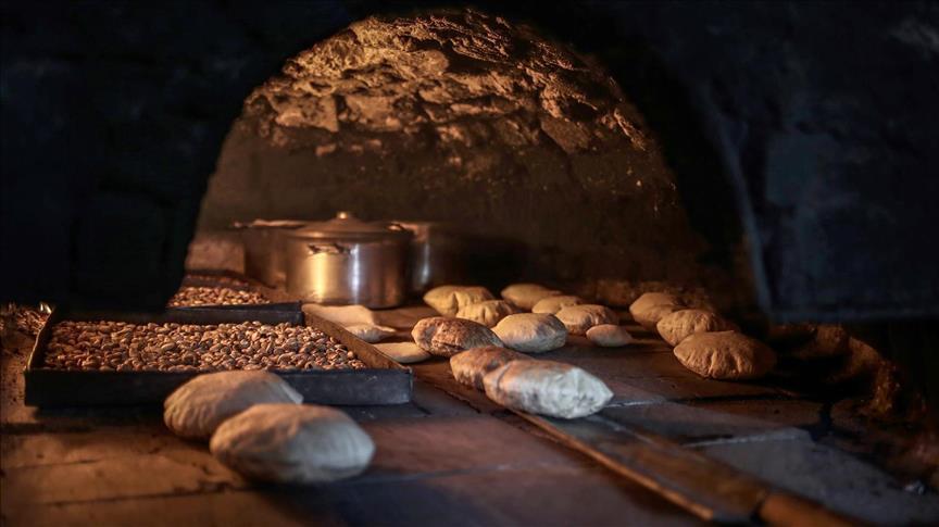 مع أزمة الكهرباء والغاز..عودة “الفرن البلدى” إلى غزة