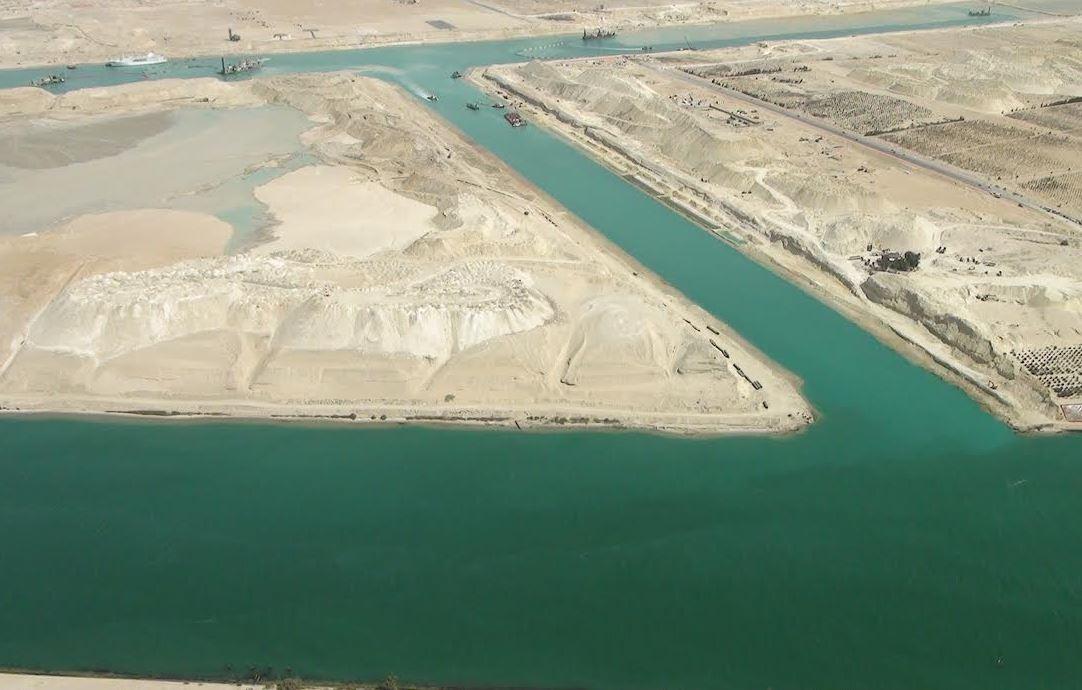 رويترز: هبوط  إيرادات قناة السويس بنسبة 3.2 % في 2016