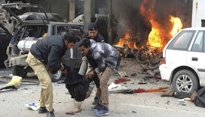 10 قتلى على الأقل في تفجير شمال غربي باكستان