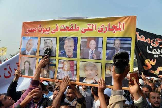 بعد الفضيحة.. سحرة فرعون يتحولون إلى “أراجوزات عباس”