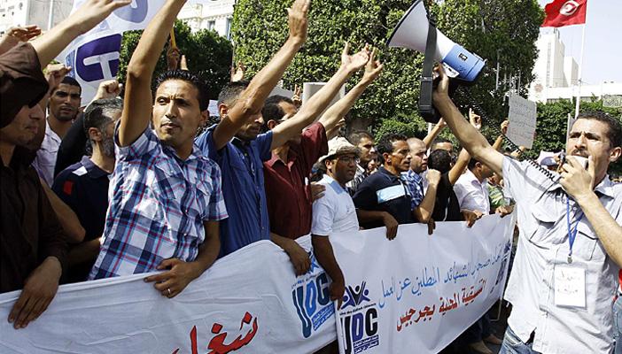 اشتباكات بين الشرطة التونسية ومتظاهرين احتجاجًا على البطالة