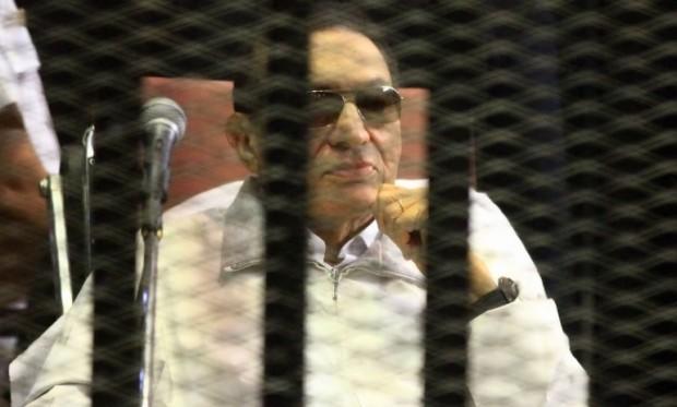 مصدر قضائي: تنسيق بين “الداخلية” و”العدل” لتحديد مقر لمحاكمة المخلوع