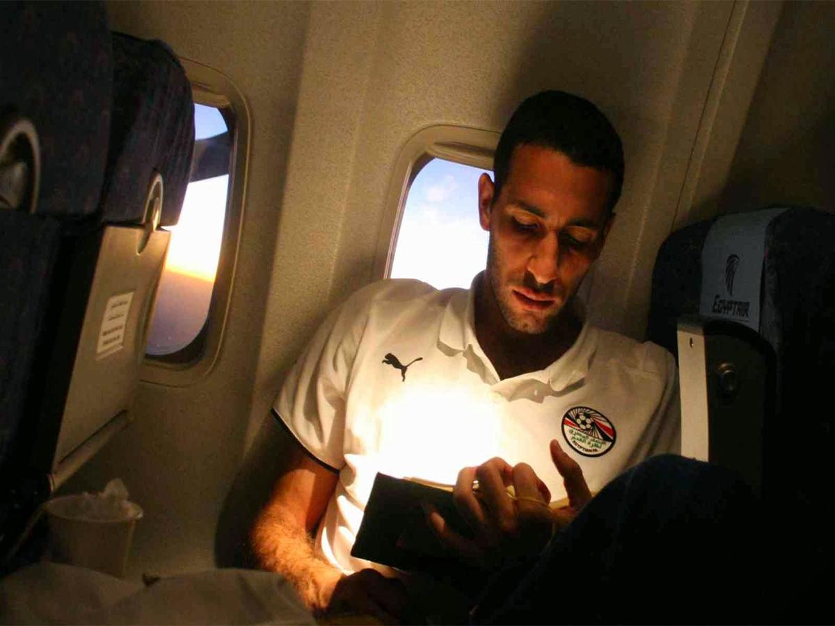 تضامنا معه.. رئيس وادي دجلة ينشر صورة محادثة بينه وبين أبو تريكة