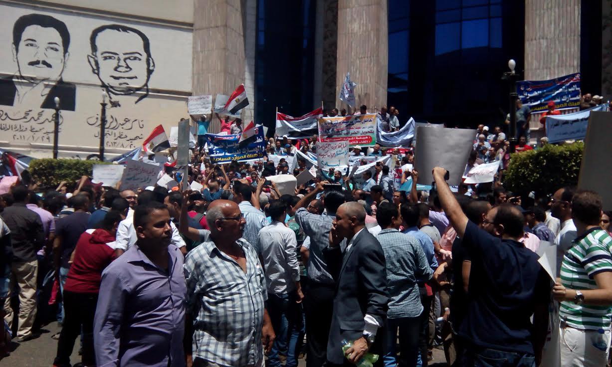 موظفو الضرائب: الحكومة تحضر لنا مكيدة جديدة