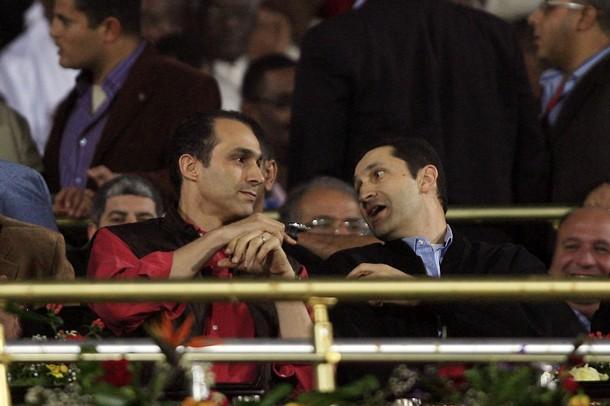 ثورة بمواقع التواصل الاجتماعي قبل إخلاء سبيل نجلي مبارك