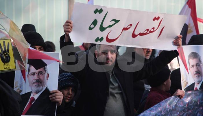 بالصور.. تظاهرة أمام القنصلية المصرية في إسطنبول إحياء لذكرى الثورة