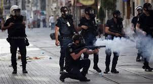 قوات الأمن تطلق الرصاص الحي على متظاهري المطرية