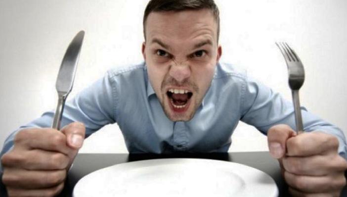 الشعور بالجوع المتكرر.. الأسباب والعلاج