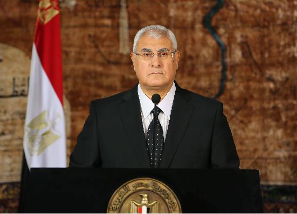 الرئاسة تنفي وجود معتقلين رغم إعتراف منصور بذالك