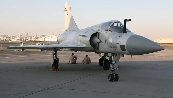 مصر تتسلم الدفعة الثانية من الـ”رافال”.. و”تويتر”: ادفع عشان تعدي