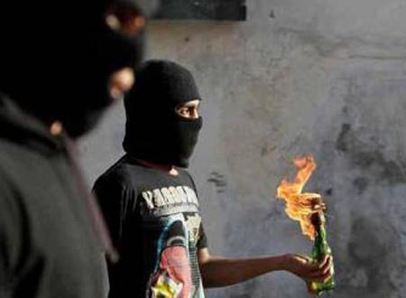 البلاك بلوك يتجهون بالأسلحة البيضاء لـ” القضاء العالي”