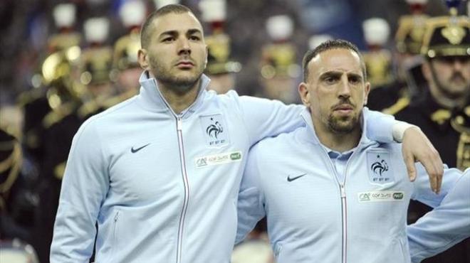 اسقاط التهم عن ريبيري وبنزيمة في قضية “زاهية”