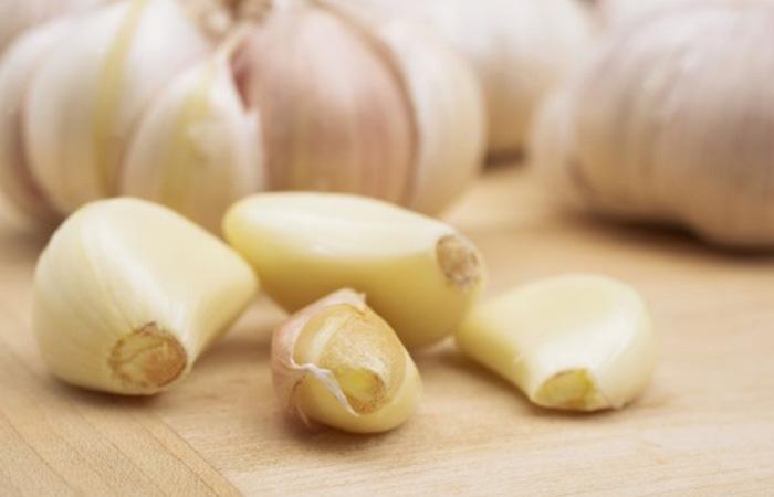 دراسة أميركية: تناول الثوم يوميًا يقي من أمراض القلب بنسبة 80%