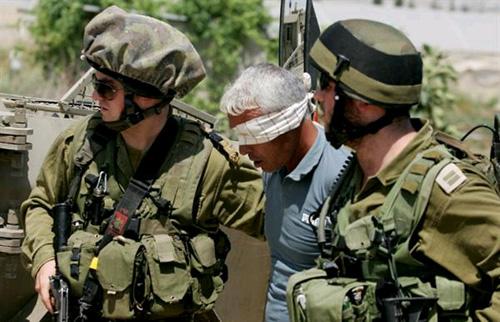 اعتقال 18 فلسطينيًا في الضفة بينهم إمرأة من قبل الاحتلال