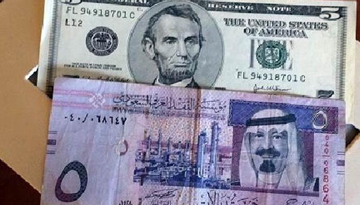 خبراء: إلغاء ربط الريال السعودي بالدولار يهز عرش آل سعود