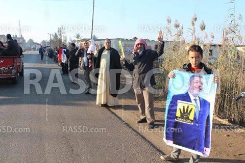 سلاسل بشرية بالحسينية في الشرقية رفضا للانقلاب العسكري