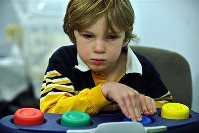 علماء يبدؤون تجارب ناجحة للوصول لعقار لمرض التوحد