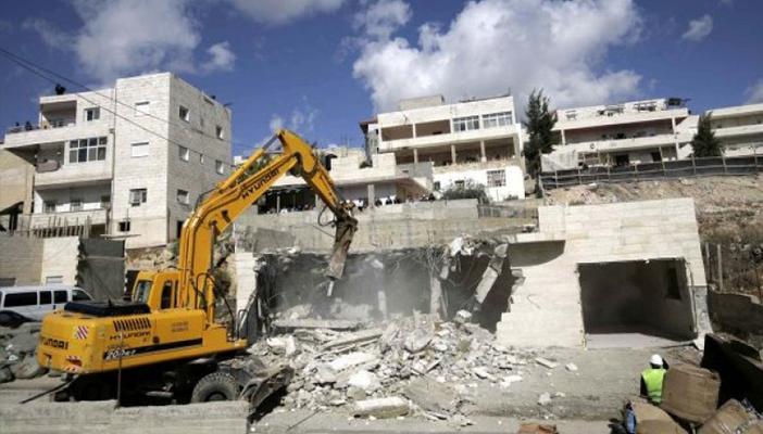 تشريد عائلات فلسطينية بعد هدم الاحتلال منازلهم