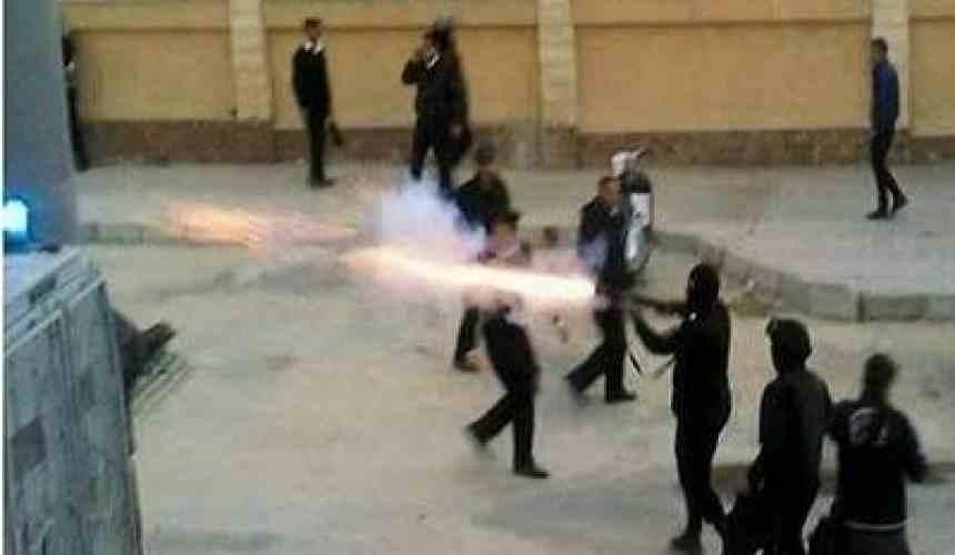 بالفيديو| قمع الداخلية يصل مؤيدي السيسي.. وأم شهيد: ندمانة إني انتخبته