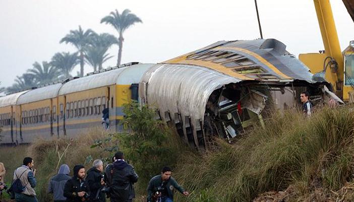 إصابة العشرات في انقلاب قطار بالمنيا