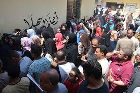 بالفيديو.. سقوط مواطن من الدور الثالث في مركز التموين بالهرم