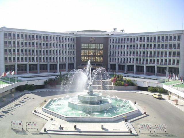 جامعة أسيوط تكرم 57 عالما و5 كليات حاصلة على الجودة