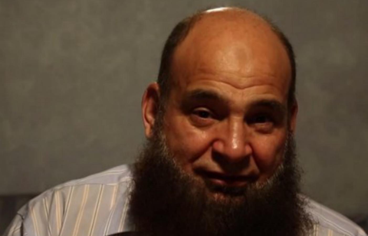 راعي الأطفال.. “لوس أنجلوس تايمز” تبرز قصة إنسانية بطلها مسلمٌ ليبيّ