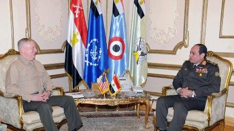 وزير الدفاع يلتقي مع قائد القيادة المركزية الأمريكية