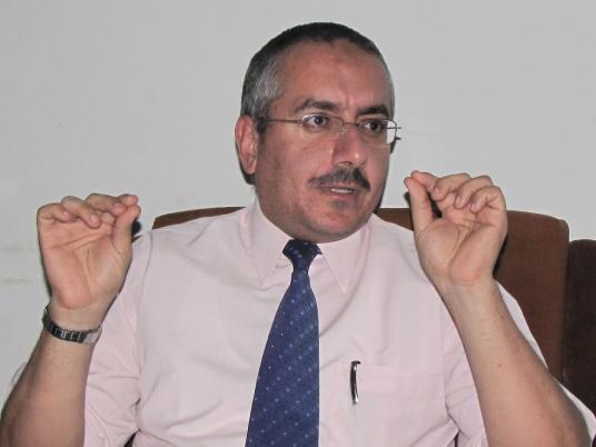 هيثم أبو خليل متسائلا: من قتل الضابط الذي شهد ضد مدير امن بورسعيد