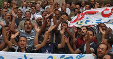 تظاهرات لعمال “غزل شبين” و”طنطا للكتان” أمام مجلس الوزراء